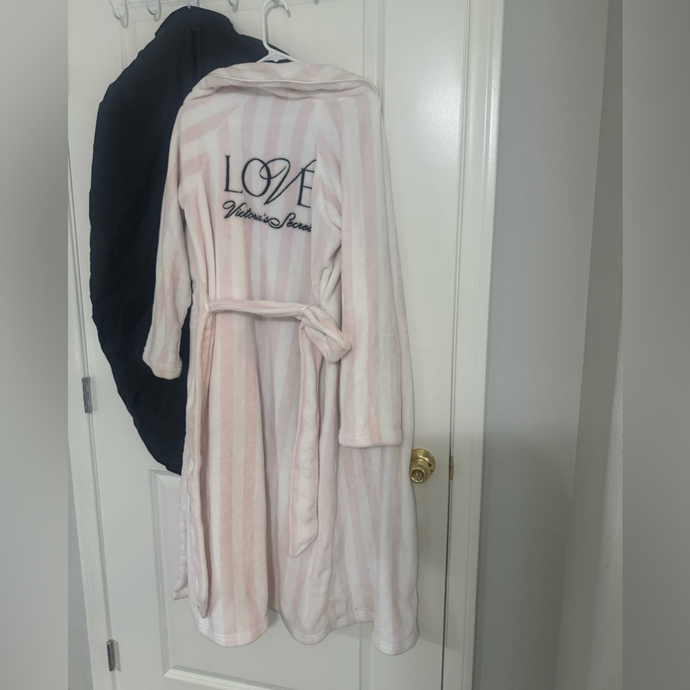 Victoria's Secret Soft Pink and White Robe